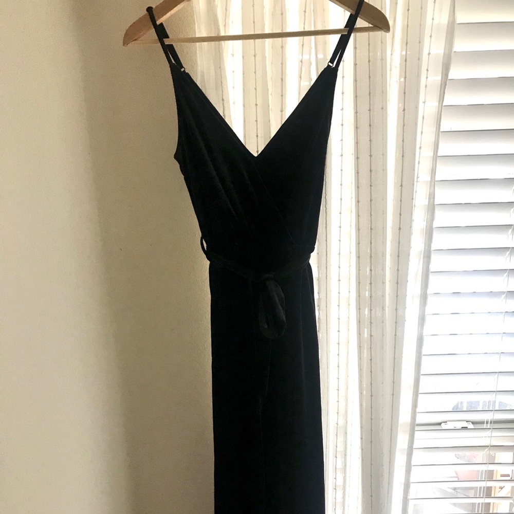 Black Velour Jumpsuit with tie-belt (Divided)